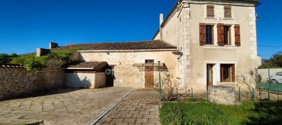 3 bedrooms House in Garat, France No. 111113 2