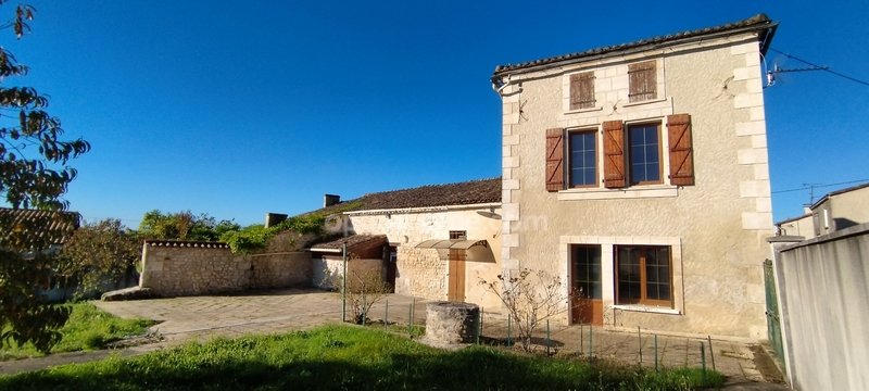 3 bedrooms House in Garat, France No. 111113