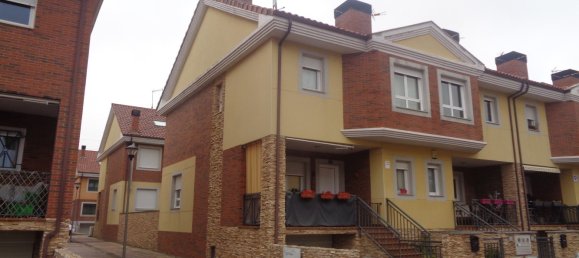4 غرف نوم تاون هاوس في Villaquilambre, Spain رقم 28807 2