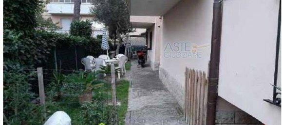 5 rooms Villa in San Giovanni in Marignano, Italy No. 11475 2