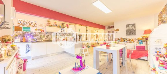 1 bedroom Apartment in Rome, Italy No. 267852 5