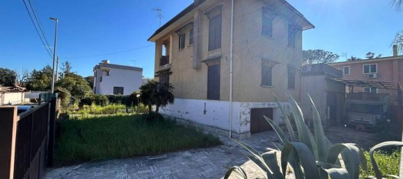 6 rooms House in Rome, Italy No. 23106 11
