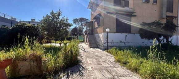 6 rooms House in Rome, Italy No. 23106 8