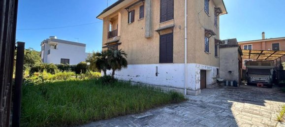 6 rooms House in Rome, Italy No. 23106 9