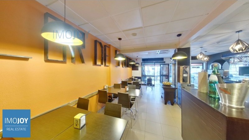 102m² Commercial property in Cascais, Portugal No. 266257