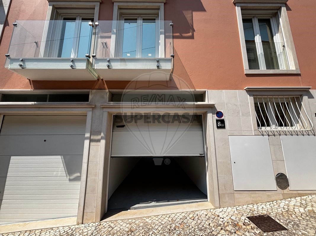 3 bedrooms Apartment in Cascais, Portugal No. 271130