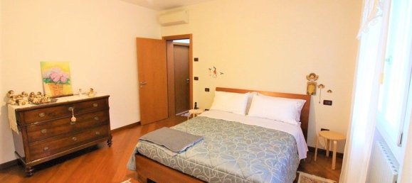 4 rooms House in Rovolon, Italy No. 60469 8