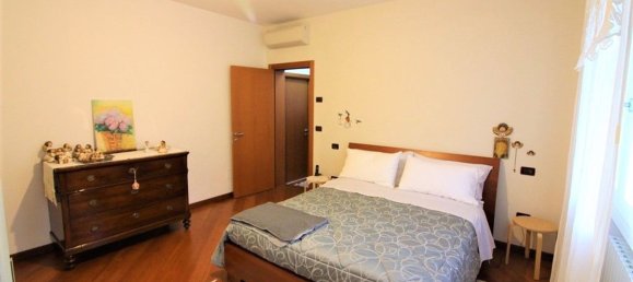 4 rooms House in Rovolon, Italy No. 60469 6