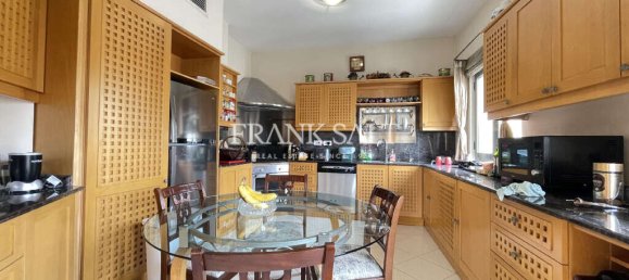 Квартира с 3 спальнями в Сент-Джулианс, Мальта № 2614 7