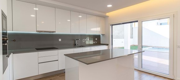 4 bedrooms House in Setubal, Portugal No. 134649 5