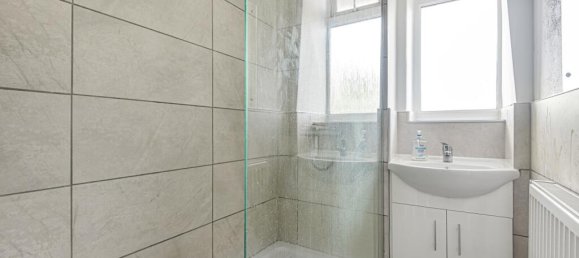 3 bedrooms Apartment in London, United Kingdom No. 7588 4