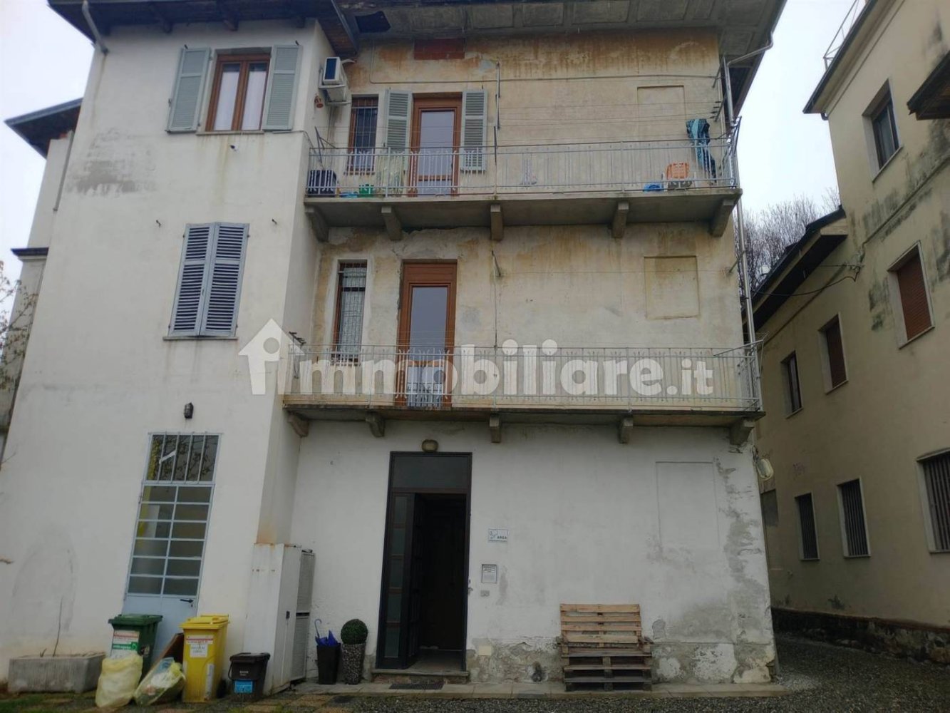 5غرفة عقار تجاري في Biella, Italy رقم 47156