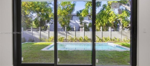 5 dormitorios villa en venta en Miami, Miami-Dade, Florida, USA № 615779 4