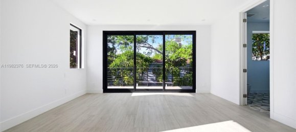 5 dormitorios villa en venta en Miami, Miami-Dade, Florida, USA № 615779 17