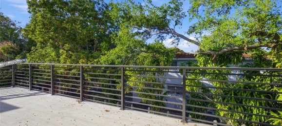 5 dormitorios villa en venta en Miami, Miami-Dade, Florida, USA № 615779 9