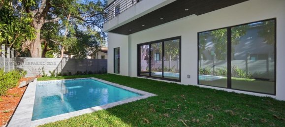 5 dormitorios villa en venta en Miami, Miami-Dade, Florida, USA № 615779 2