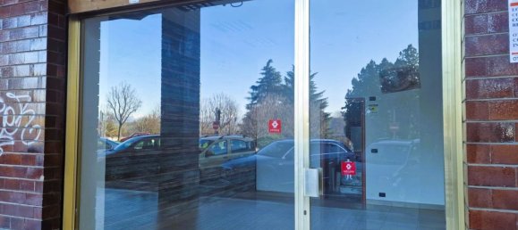 2 rooms Commercial property in Moncalieri, Italy No. 124973 4