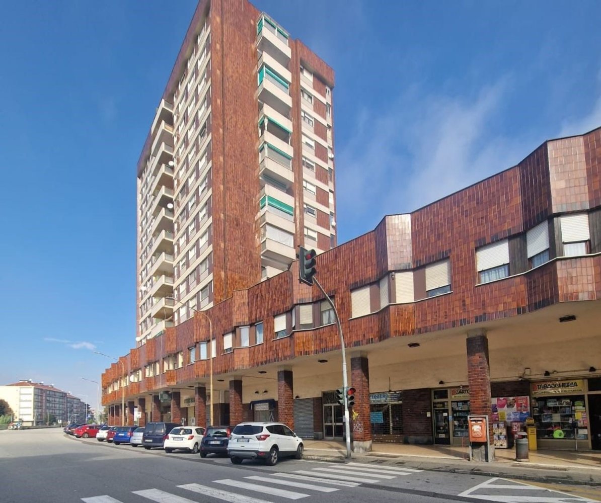 2 rooms Commercial property in Moncalieri, Italy No. 124973