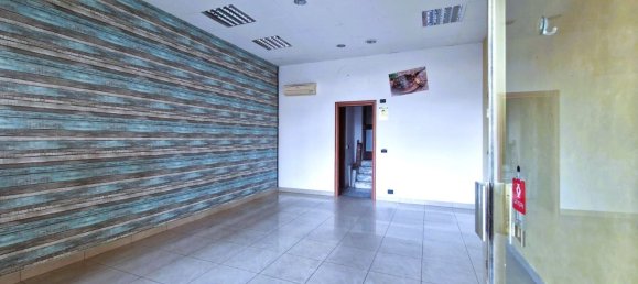 2 rooms Commercial property in Moncalieri, Italy No. 124973 6