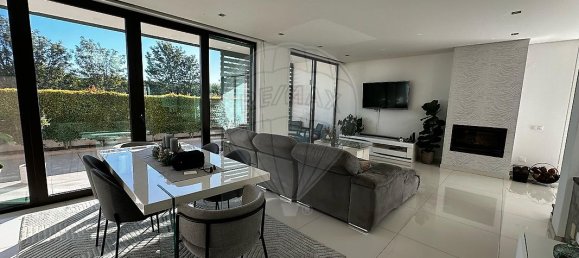 4 bedrooms House in Montenegro, Portugal No. 27290 5