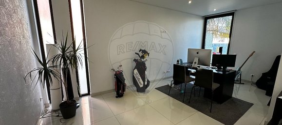 4 bedrooms House in Montenegro, Portugal No. 27290 3