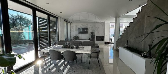 4 bedrooms House in Montenegro, Portugal No. 27290 4