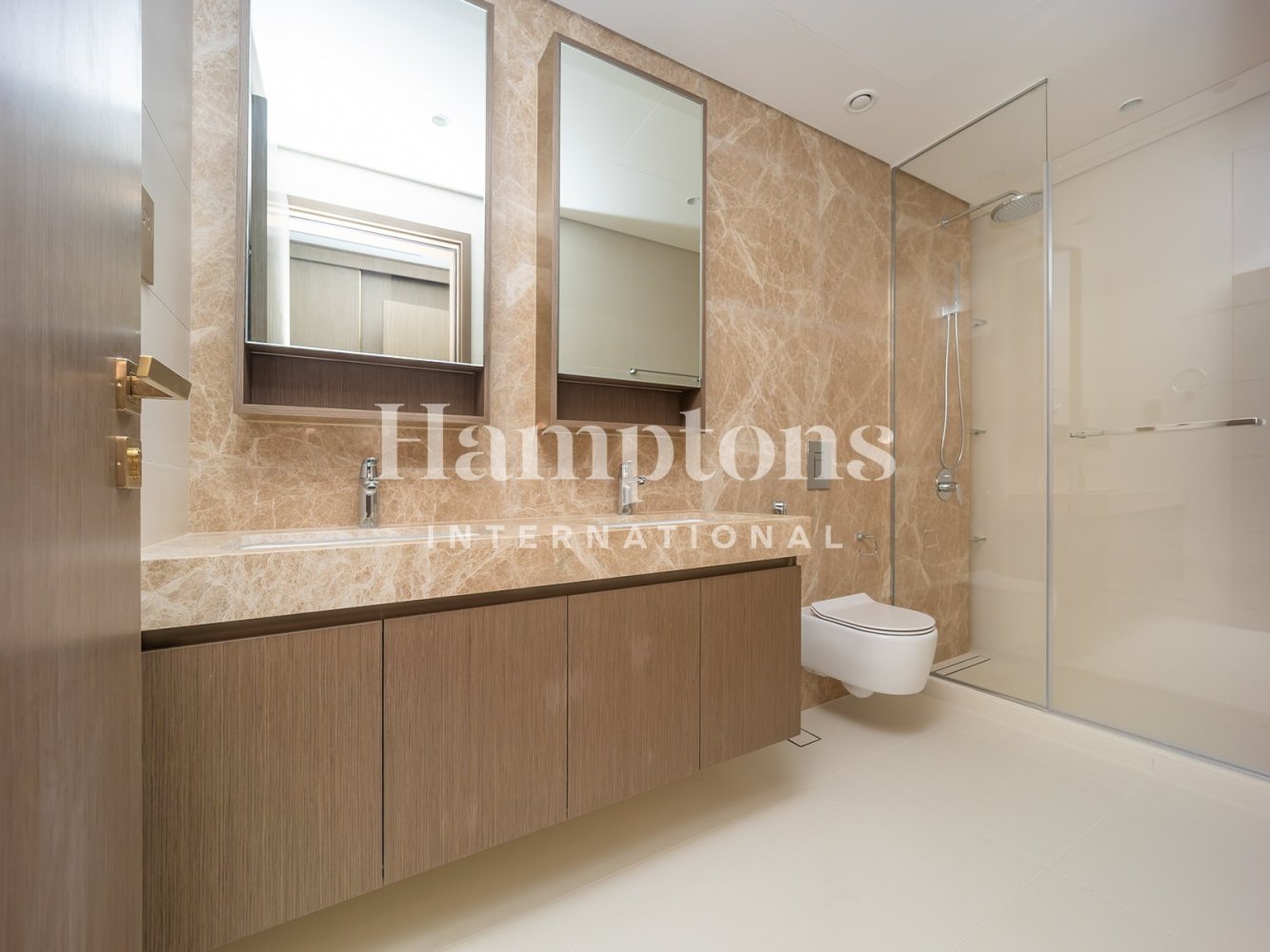 Apartamento de 3 dormitorios en Dubai Harbour, UAE No. 122128