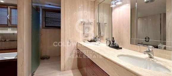 5 bedrooms Apartment in Barcelona, Spain No. 77909 9