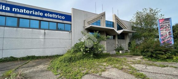 Almacén de 3 habitaciónes en Brescia, Italy No. 122359 6