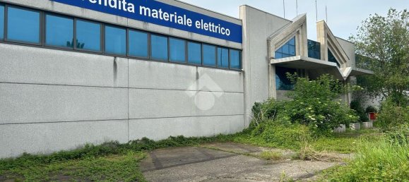 Almacén de 3 habitaciónes en Brescia, Italy No. 122359 2