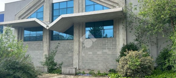 Almacén de 3 habitaciónes en Brescia, Italy No. 122359 12