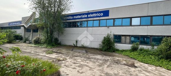 Almacén de 3 habitaciónes en Brescia, Italy No. 122359 8
