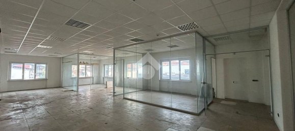 Almacén de 3 habitaciónes en Brescia, Italy No. 122359 19