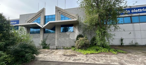 Almacén de 3 habitaciónes en Brescia, Italy No. 122359 11