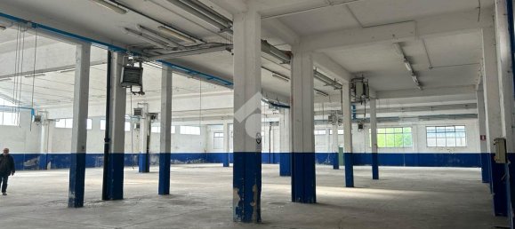 Almacén de 3 habitaciónes en Brescia, Italy No. 122359 14