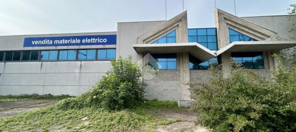 Almacén de 3 habitaciónes en Brescia, Italy No. 122359 7