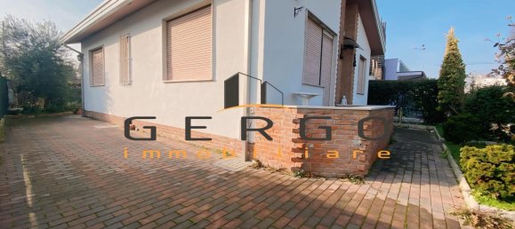 3 rooms House in Jesolo, Italy No. 2930 12