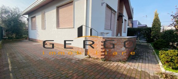 3 rooms House in Jesolo, Italy No. 2930 2