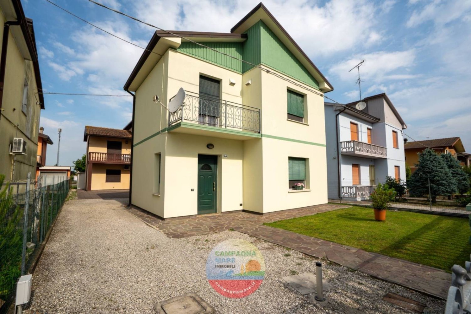 Villa de 4 dormitorios en Riva del Po, Italy No. 340711