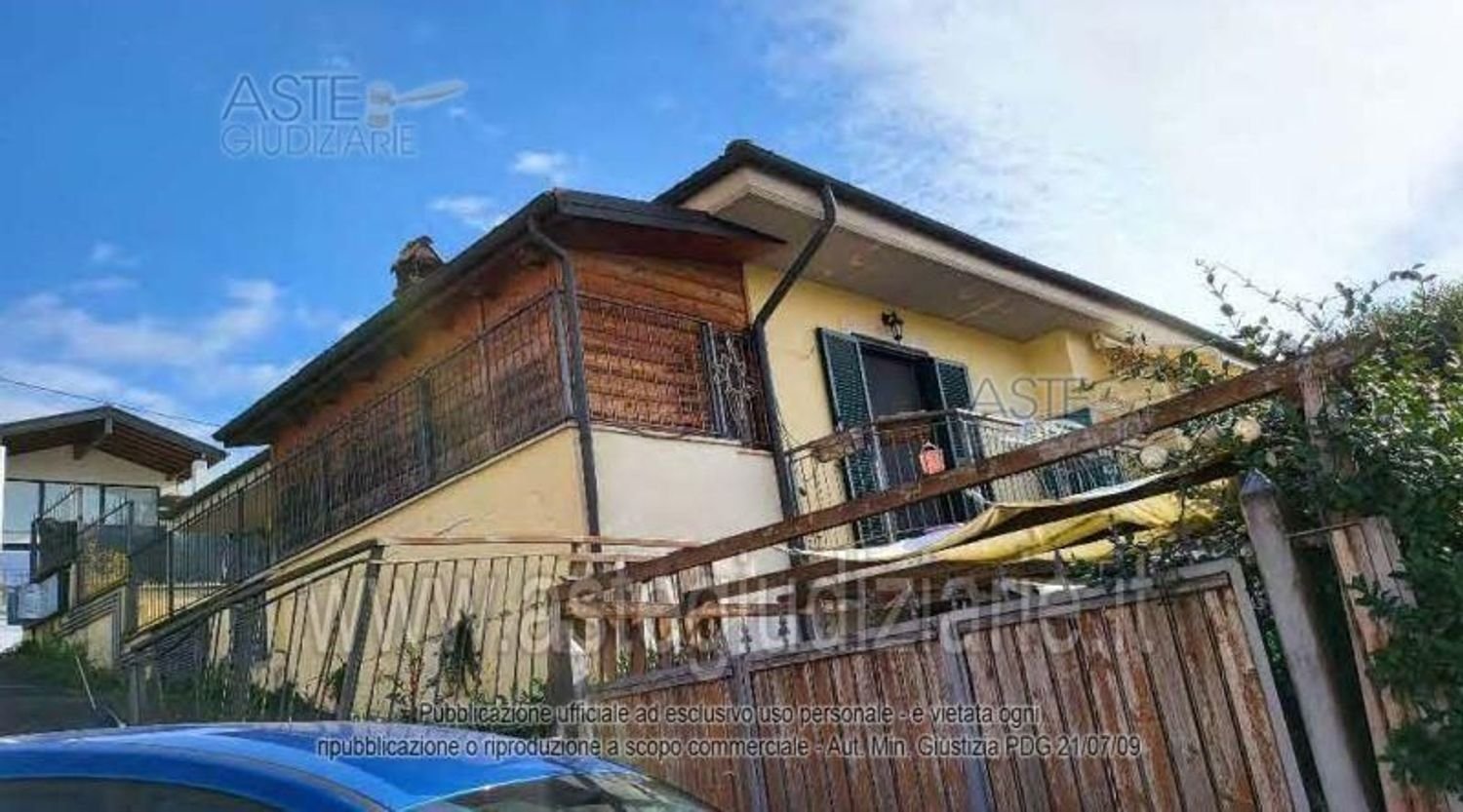 Casa de 11 habitaciónes en Guidonia Montecelio, Italy No. 101774