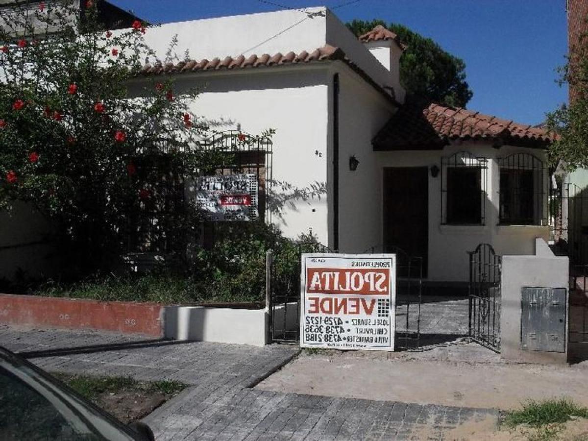 Casa de 2 dormitorios en General San Martín, Argentina No. 54282