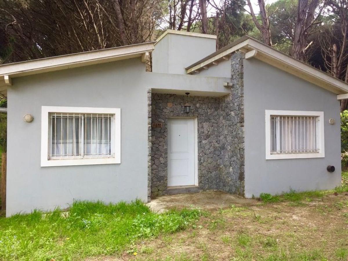 3 bedrooms House in Mar del Plata, Argentina No. 100173