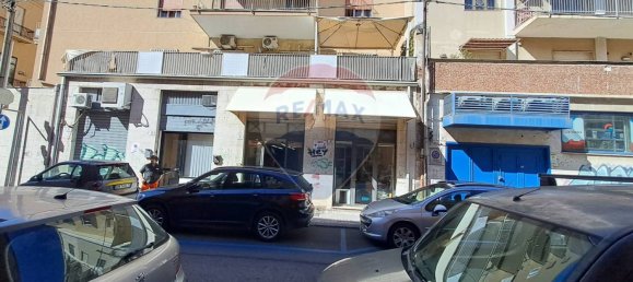 Imóvel comercial de 4 divisões em Catania, Italy N.º 52928 22