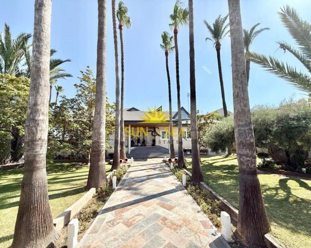 Villa de 7 dormitorios en San Pedro del Pinatar, Spain No. 159385