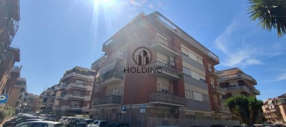 4 rooms Apartment in Rome, Italy No. 297151 2