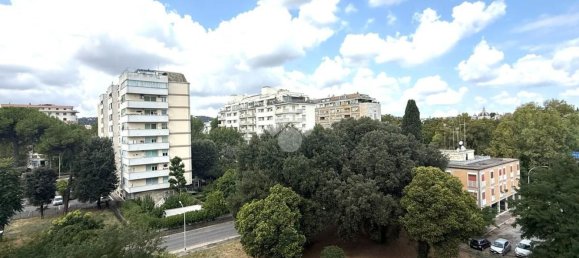 5 bedrooms Apartment in Rome, Italy No. 318806 2