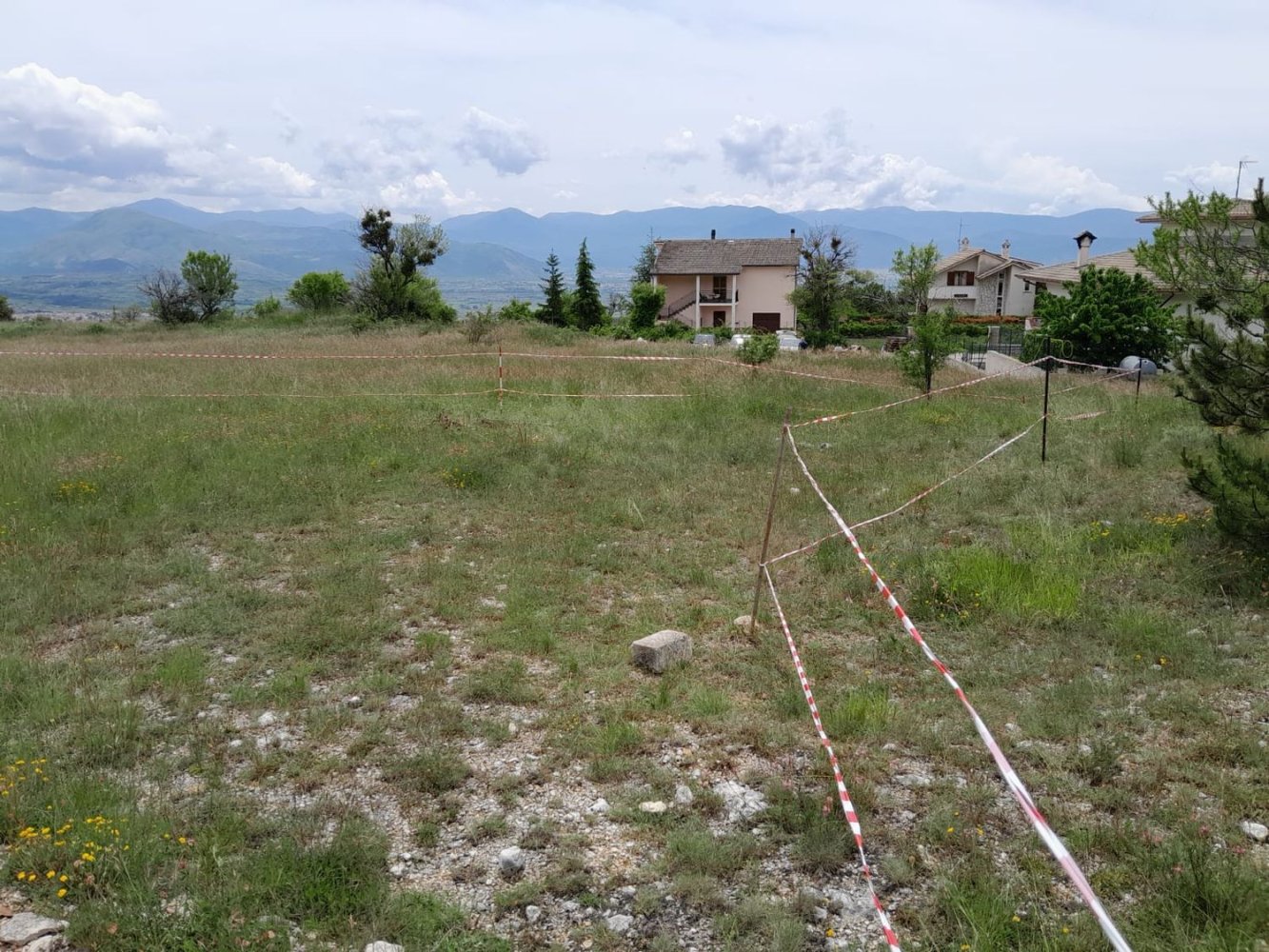 Terreno en Aielli, Italy 1200 m² No. 253916