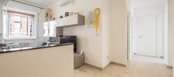2 rooms Apartment in Genoa, Italy No. 257418 4