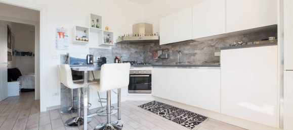 2 rooms Apartment in Genoa, Italy No. 257418 12