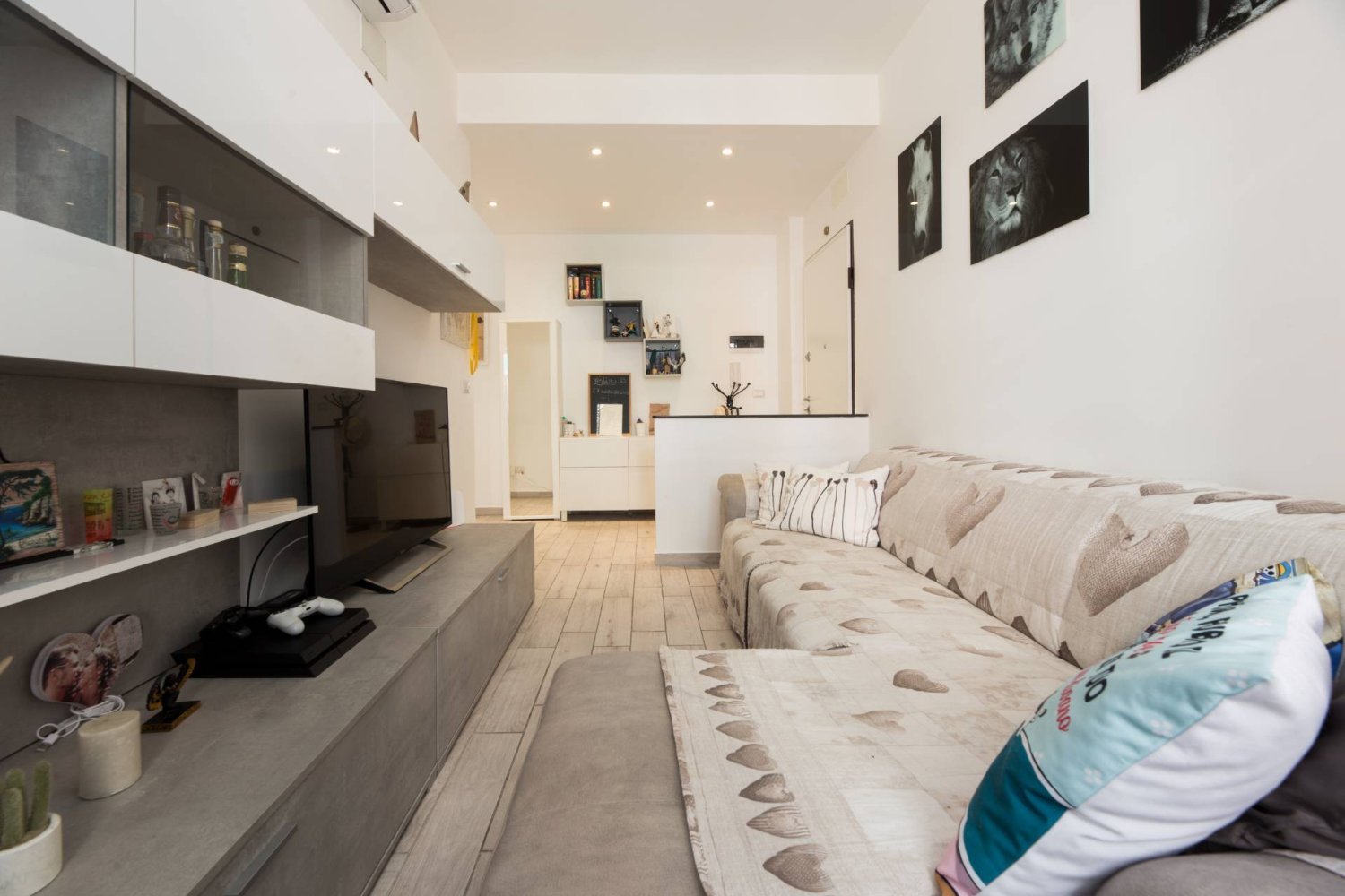 2 rooms Apartment in Genoa, Italy No. 257418